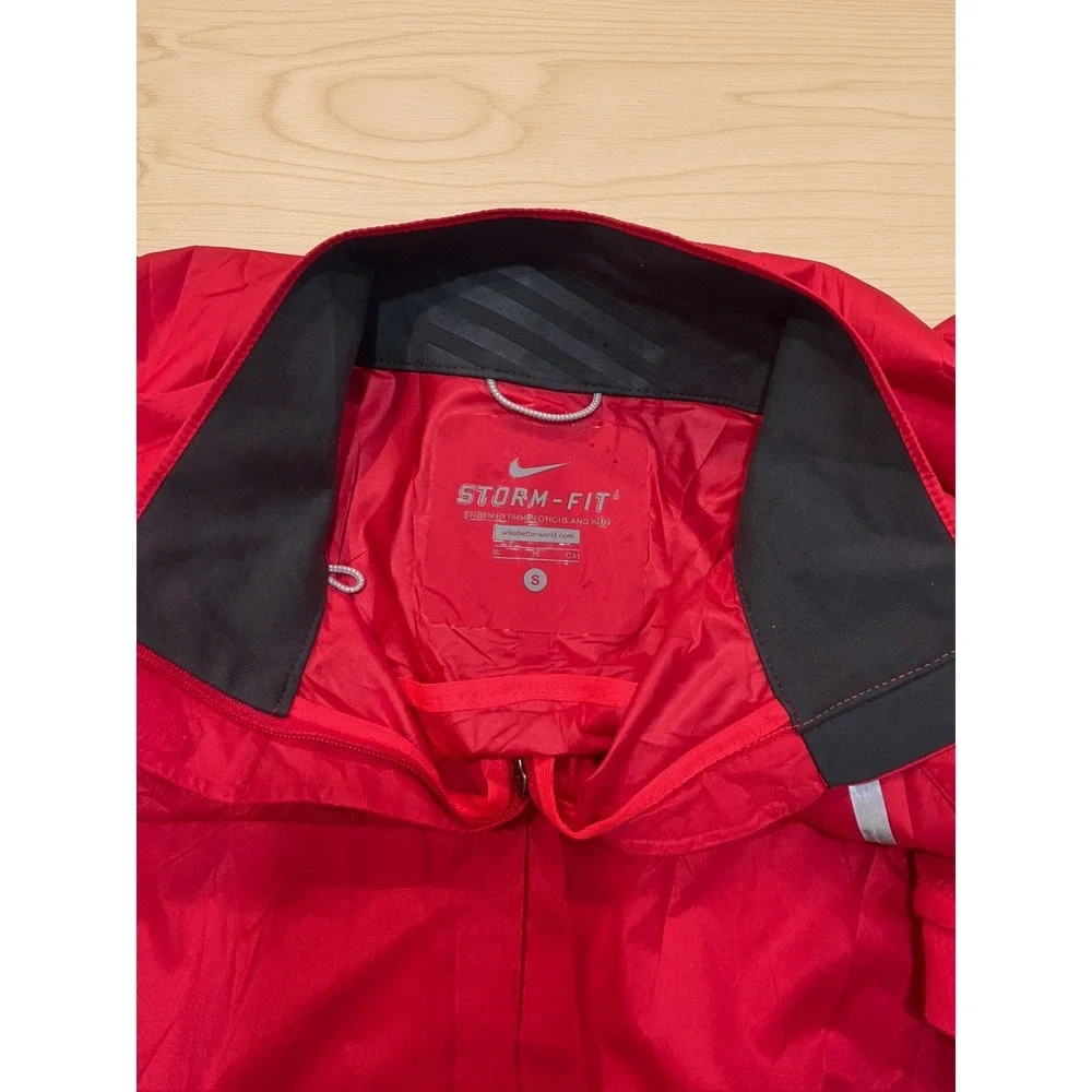 Nike Storm-FIT Womens Red Reflective Running Jacket Full Zip 425089-691 Small
